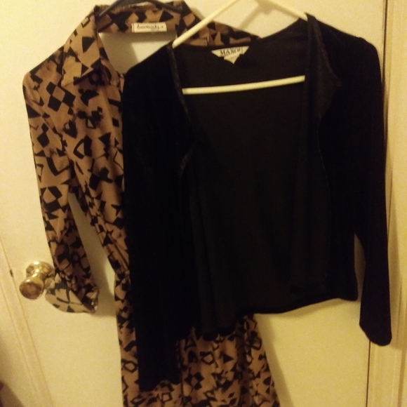 This little cut out mini skirt and backless out fit is perfect for a night out. - Picture 5 of 5